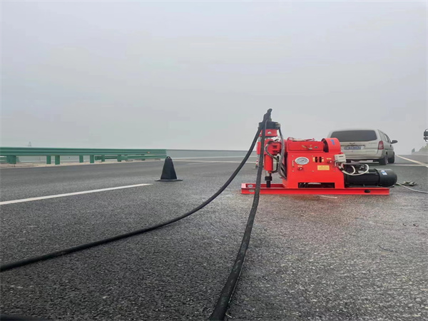 阿图什马路路基路面开裂下沉注浆加固灌浆